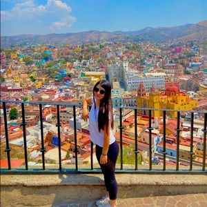 Meet your Posher, Jazmin